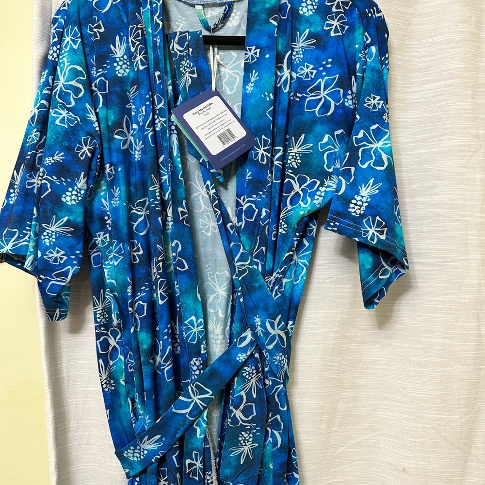 Cocomoon Pacific hues NWT robe